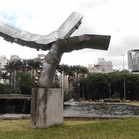 Monumento “ O Vôo” de Caciporé Torres - Praça da Sé -SP