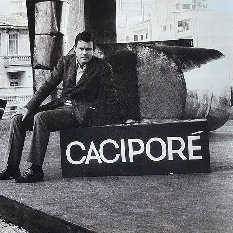 Primeira exposição no vão livre do MASP foi feita por Caciporé Torres.